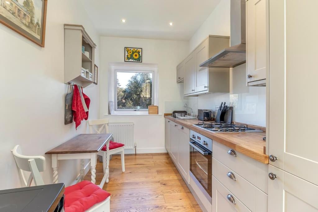 Folly View - Private, Peaceful Apartment With Stunning Views. 페이틀리브리지 외부 사진