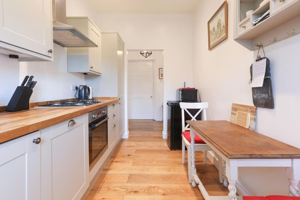 Folly View - Private, Peaceful Apartment With Stunning Views. 페이틀리브리지 외부 사진