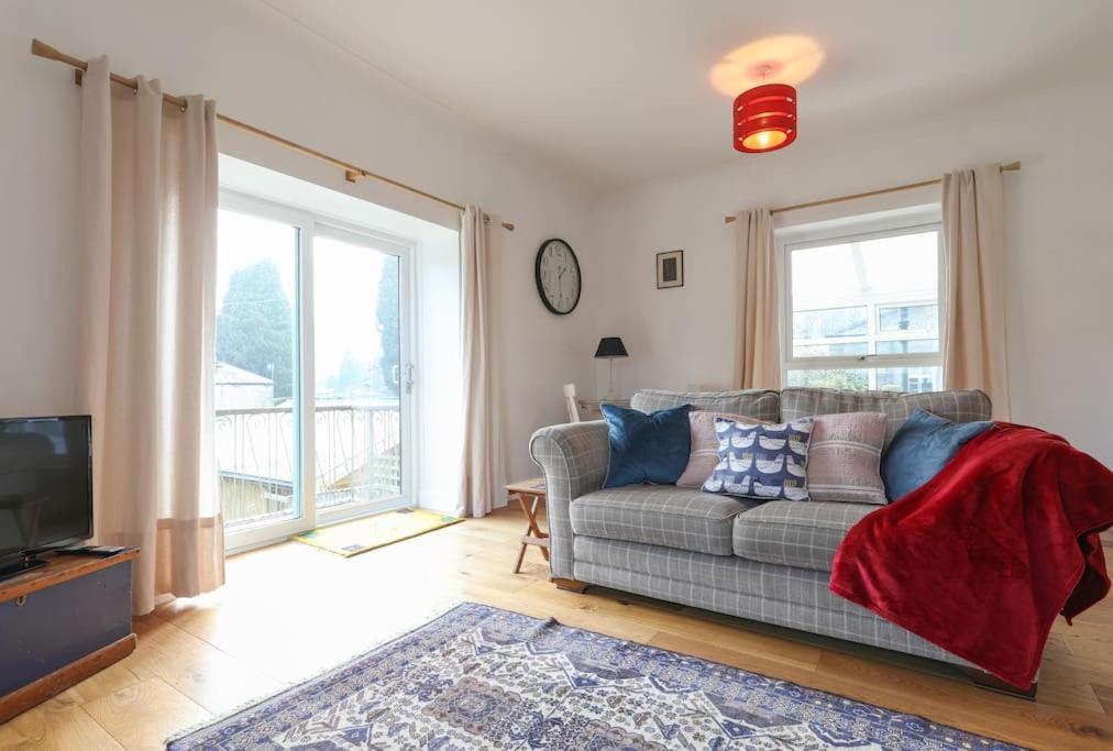 Folly View - Private, Peaceful Apartment With Stunning Views. 페이틀리브리지 외부 사진